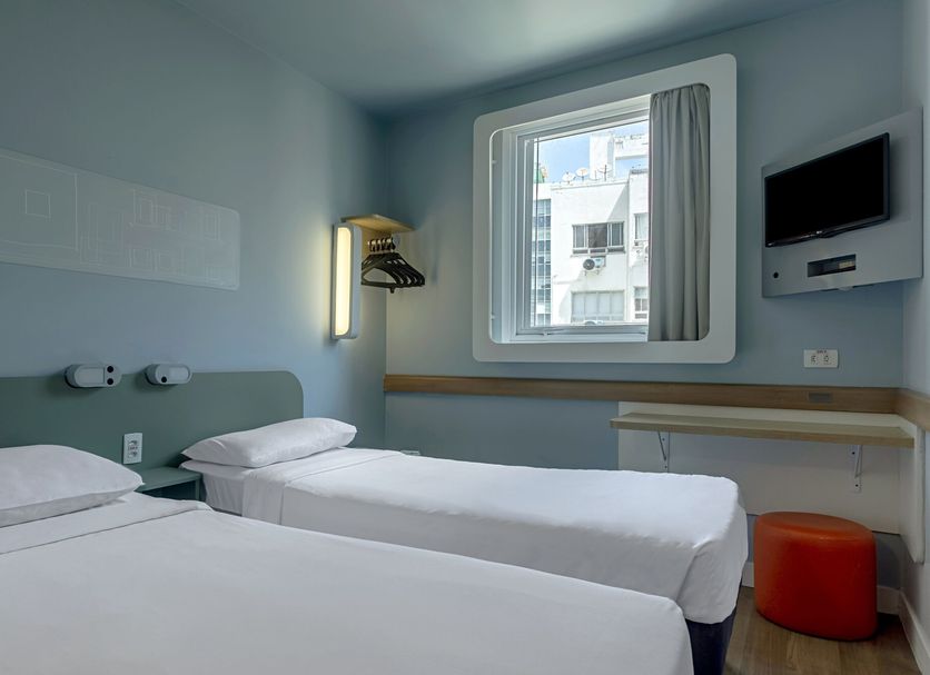 ibis budget RJ Praia de Botafogo room with twin beds and window view in Rio de Janeiro