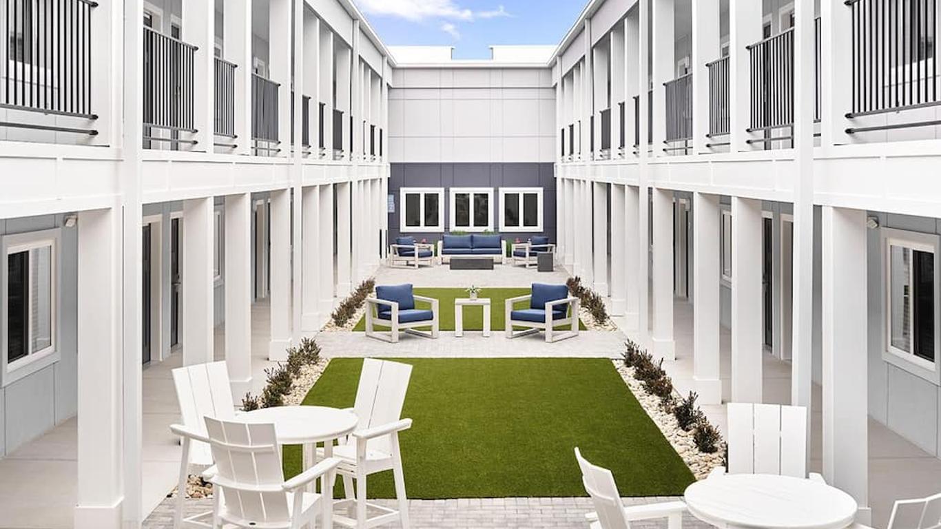 Stayapt Suites Cleveland