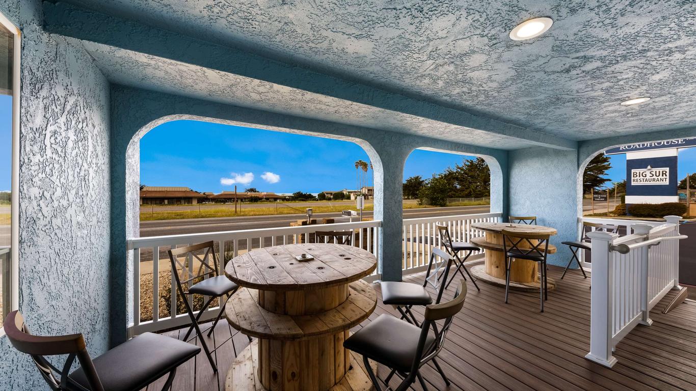 Pacific Coast Roadhouse Hotel