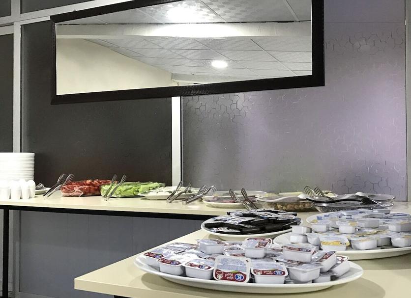 Buffet Photo