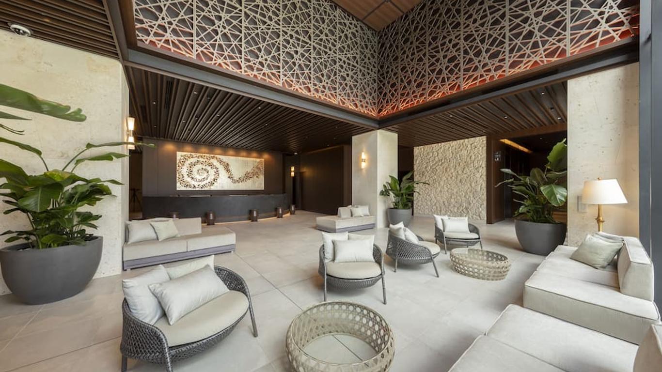 Hewitt Resort Naha