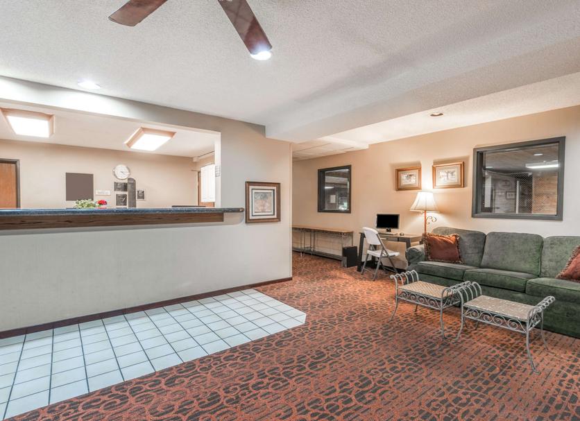 Front desk Photo