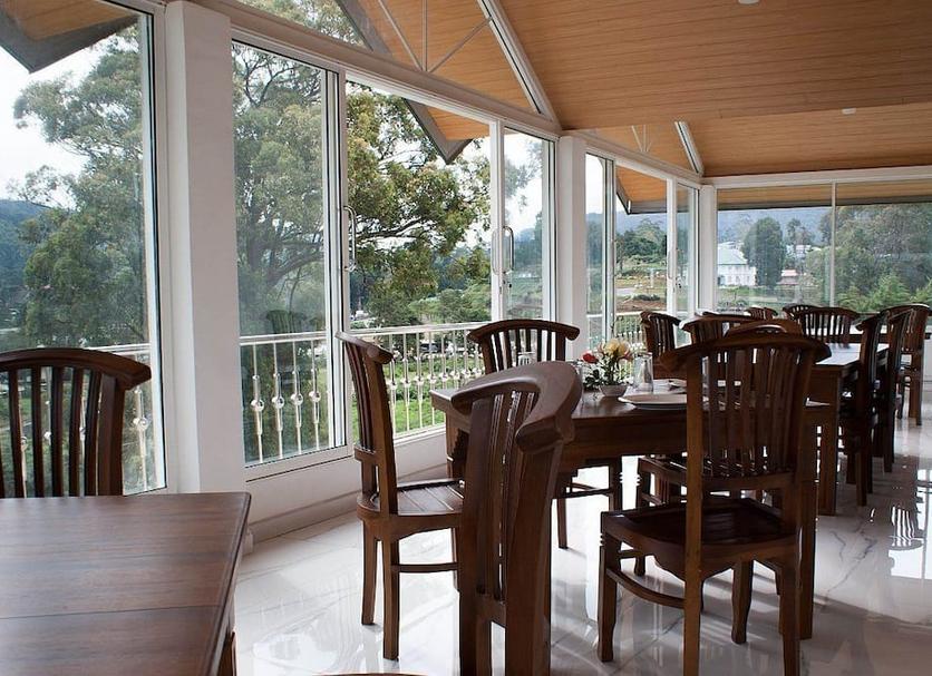 Dining room Photo