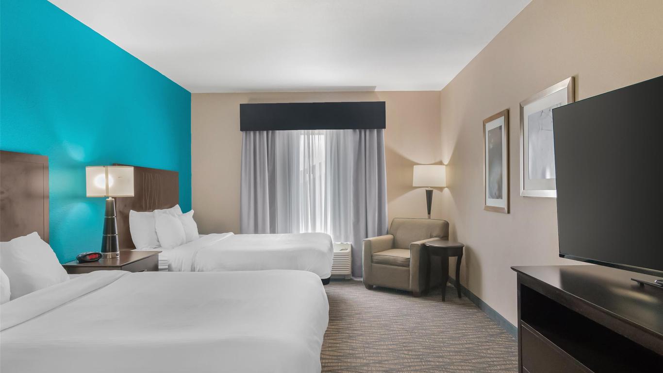 Best Western Plus Hiawatha Hotel