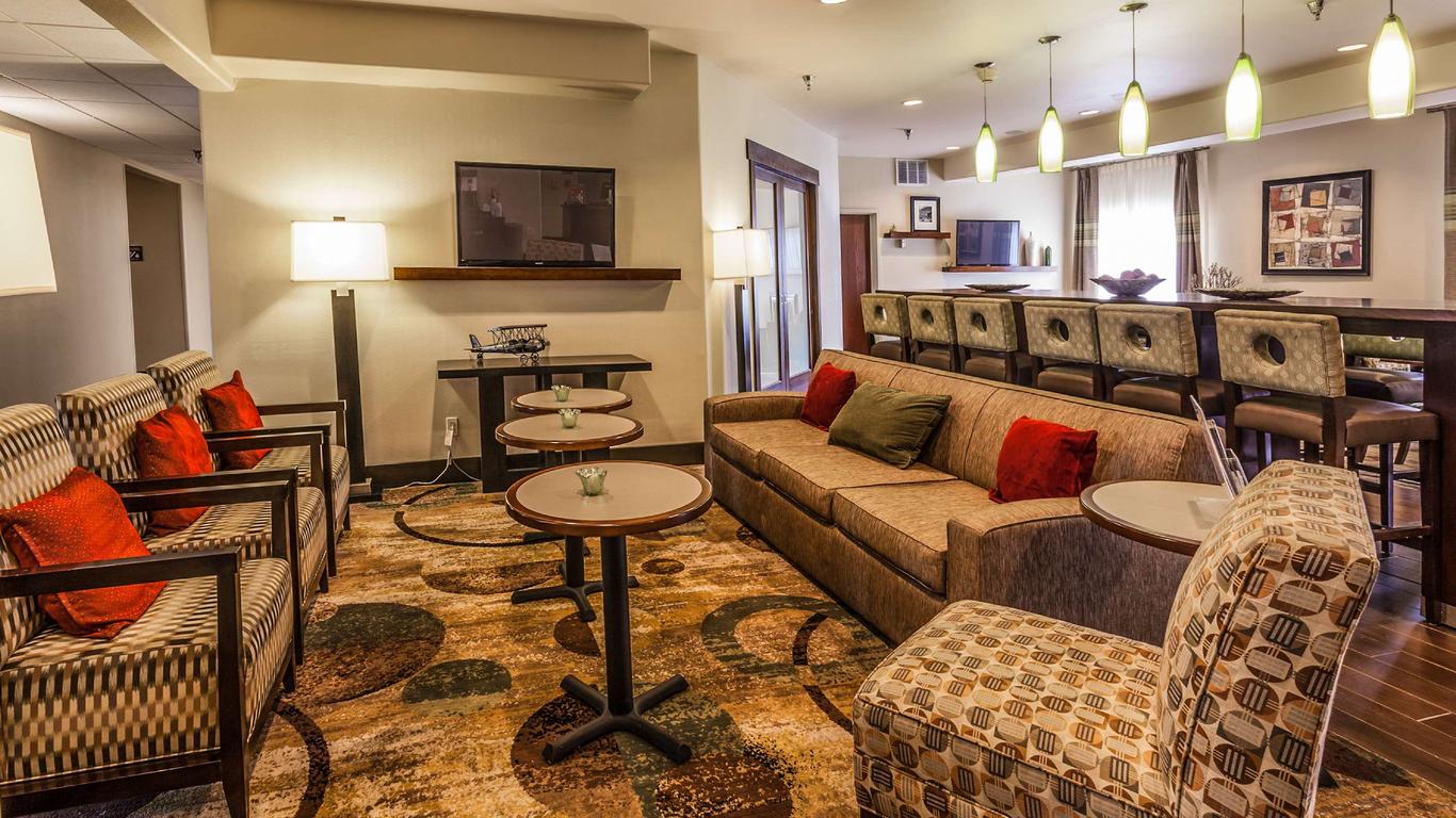 Hampton Inn Colorado Springs-Airport from $90. Colorado Springs Hotel