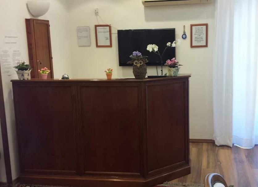 Front desk Photo