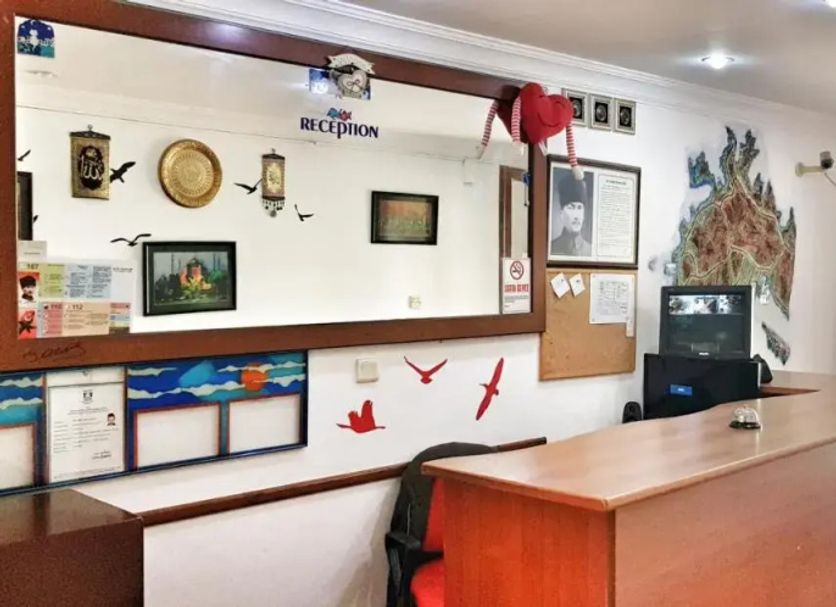 Front desk Photo
