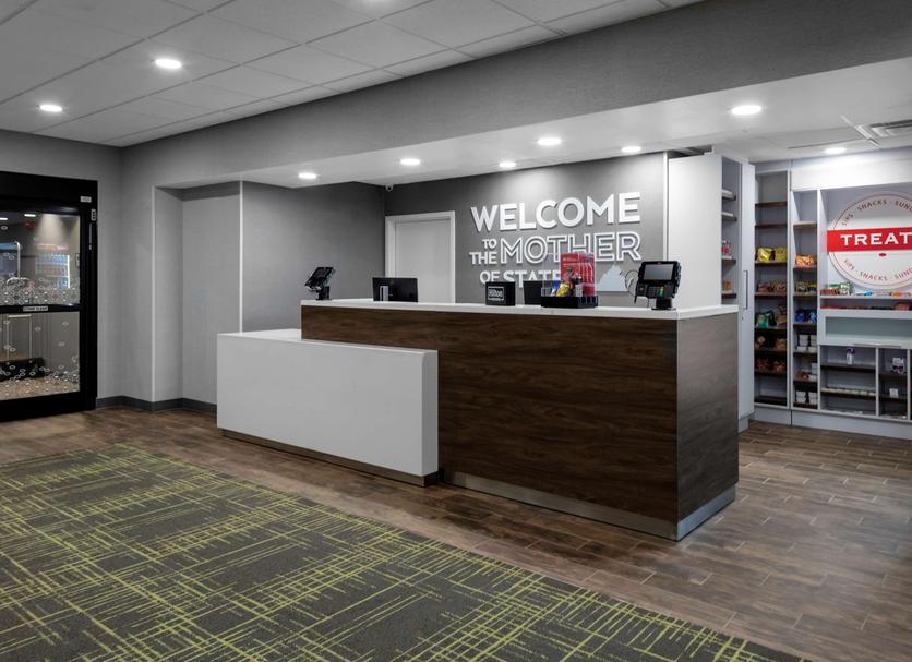 Front desk Photo