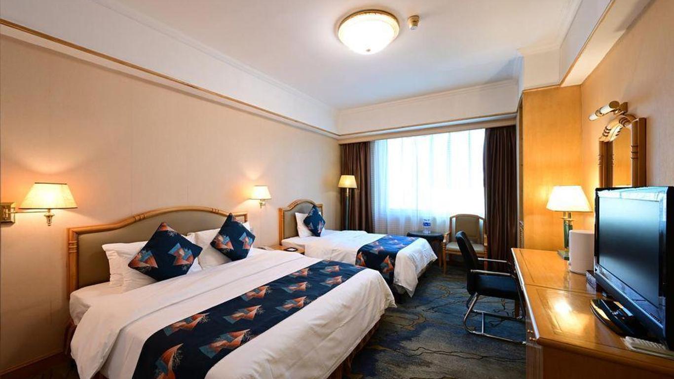 Hna Redbuds Hotel