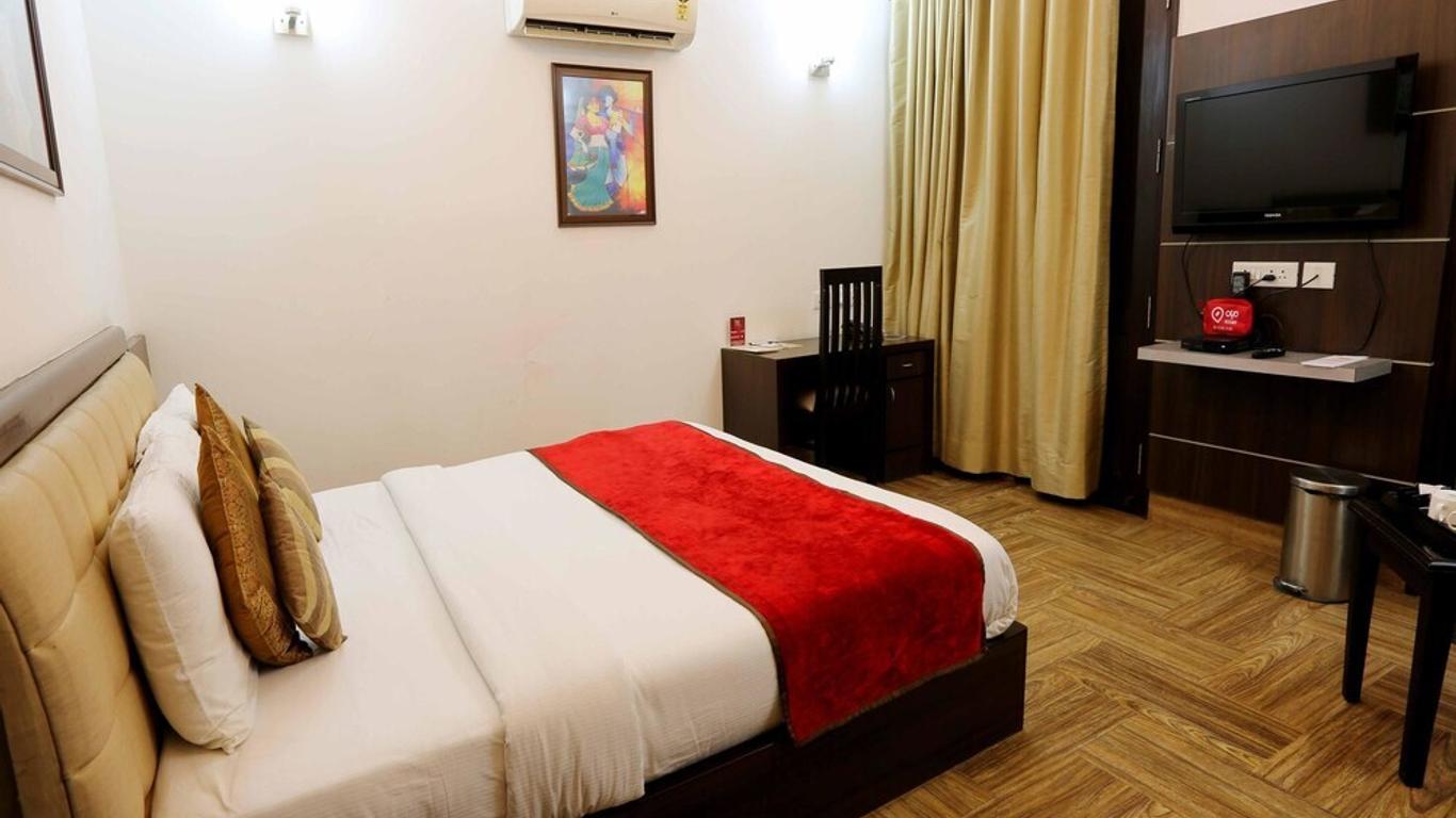 OYO 397 Hotel Rr Residency