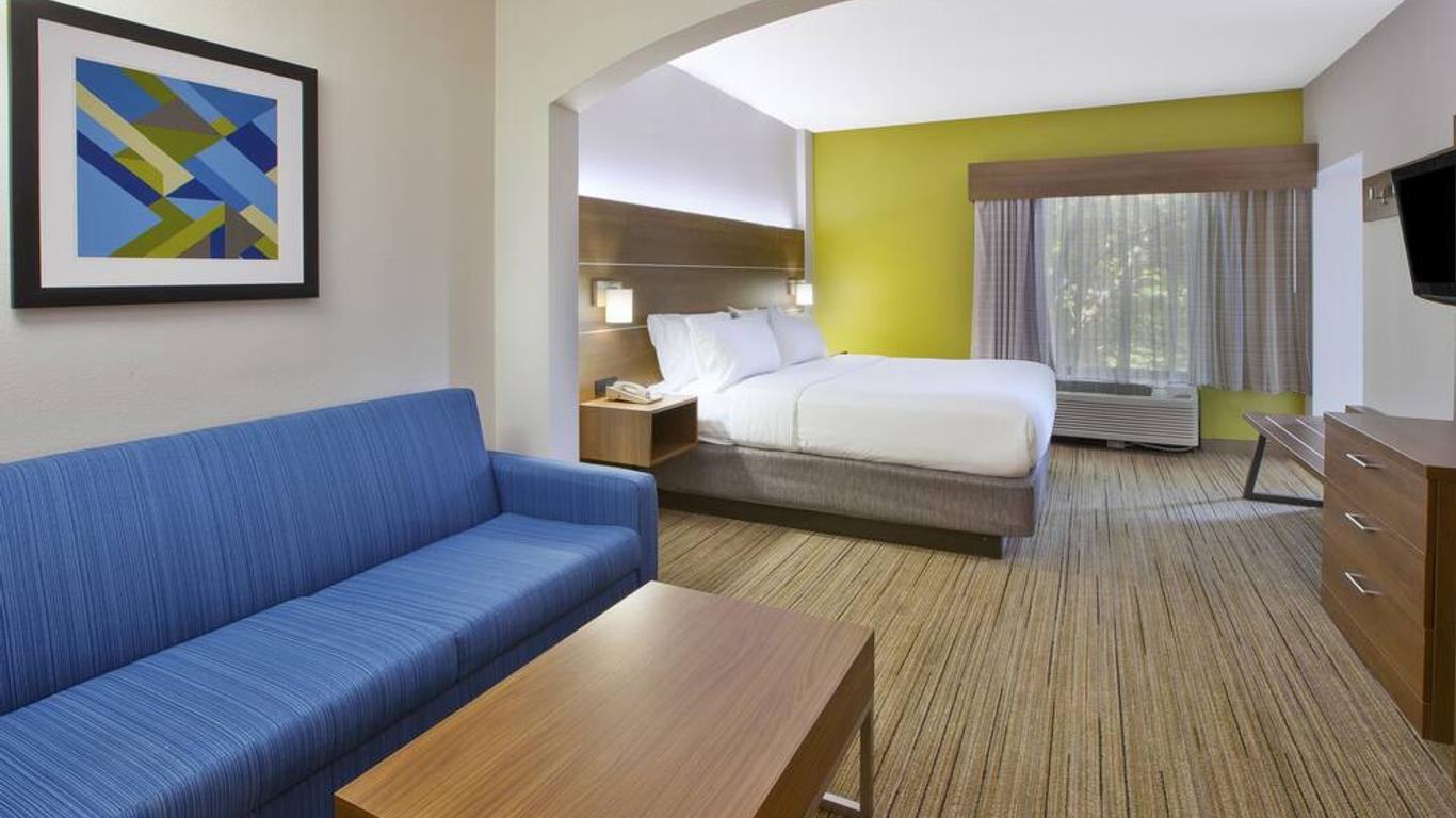 Holiday Inn Express & Suites Milford, An IHG Hotel