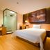 Iu Hotel Tianjin Xianshuigu National Exhibition Center Yuntan University Town room with bed and glass shower