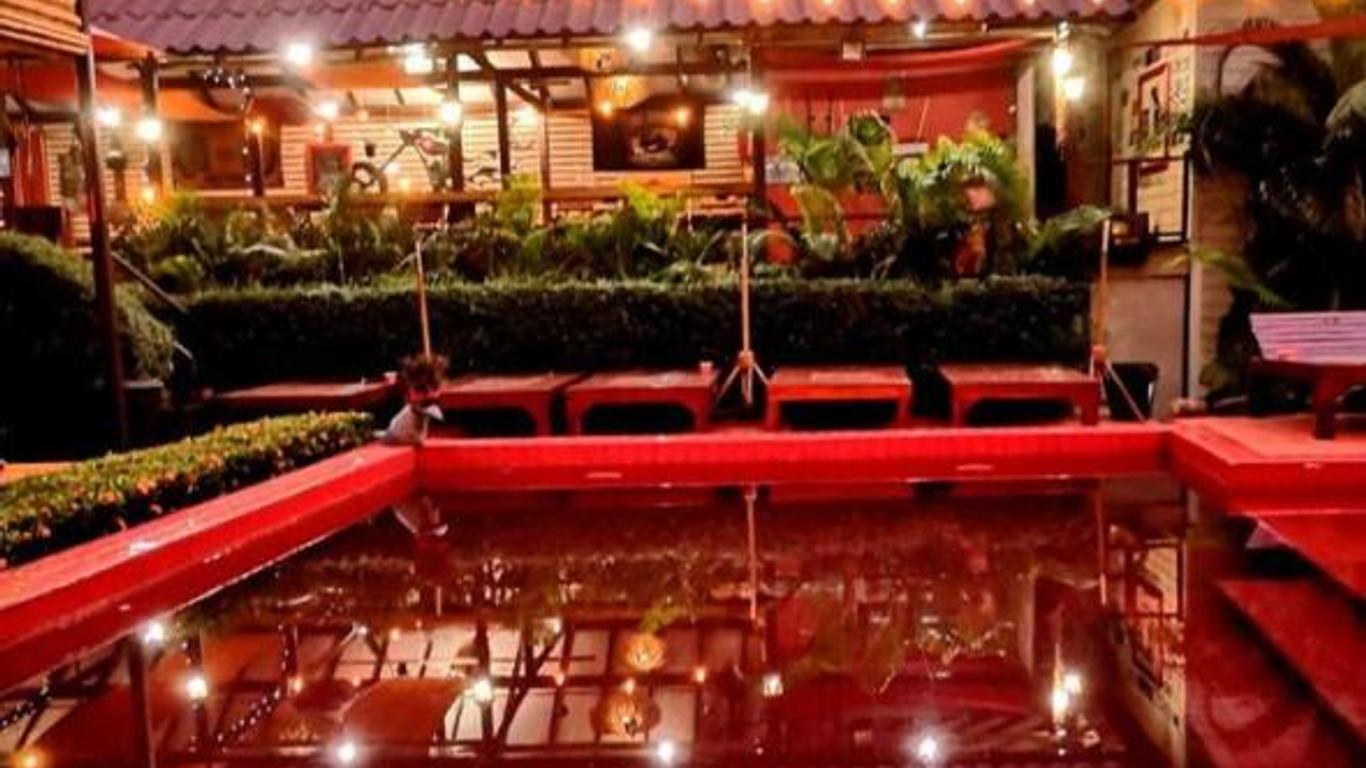 Red Moon Hideaway