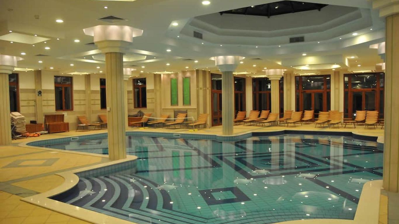 Superior Apartment 1 Bedroom 102 M2 (Emerald Beach Resort & Spa)