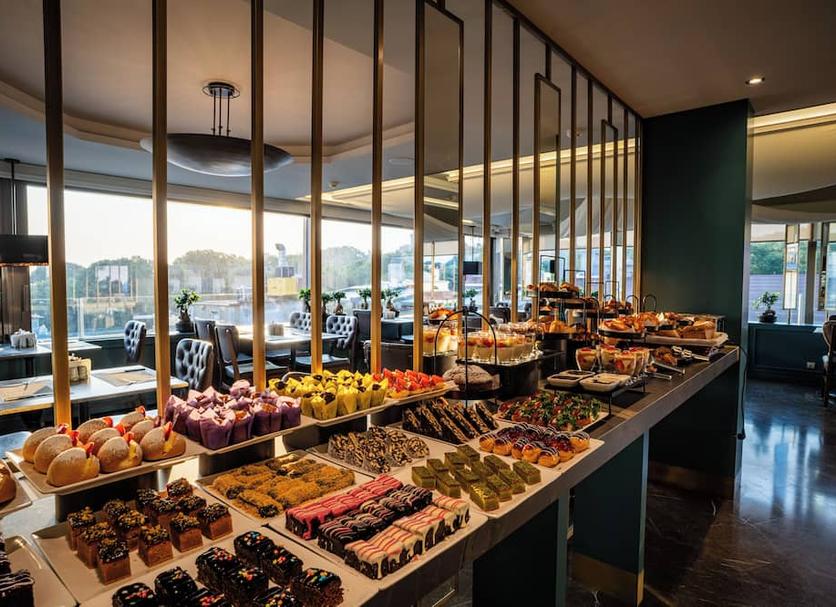 Buffet Photo