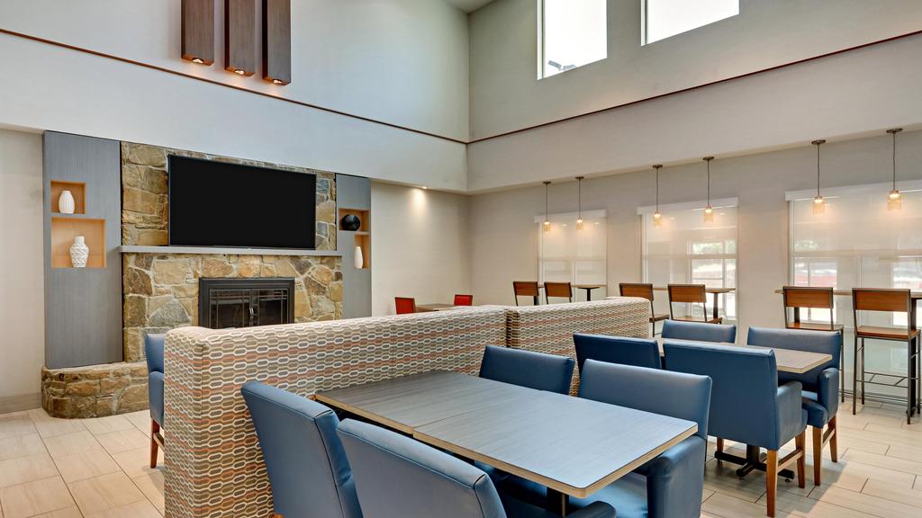 Holiday Inn Express Hotel and Suites Weatherford, an IHG Hotel from