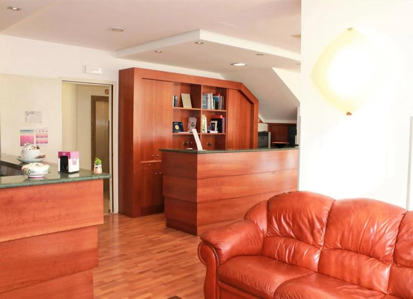 Front desk Photo