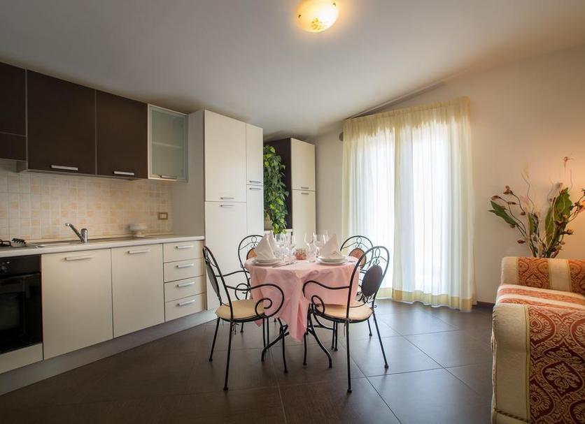 Dining room Photo