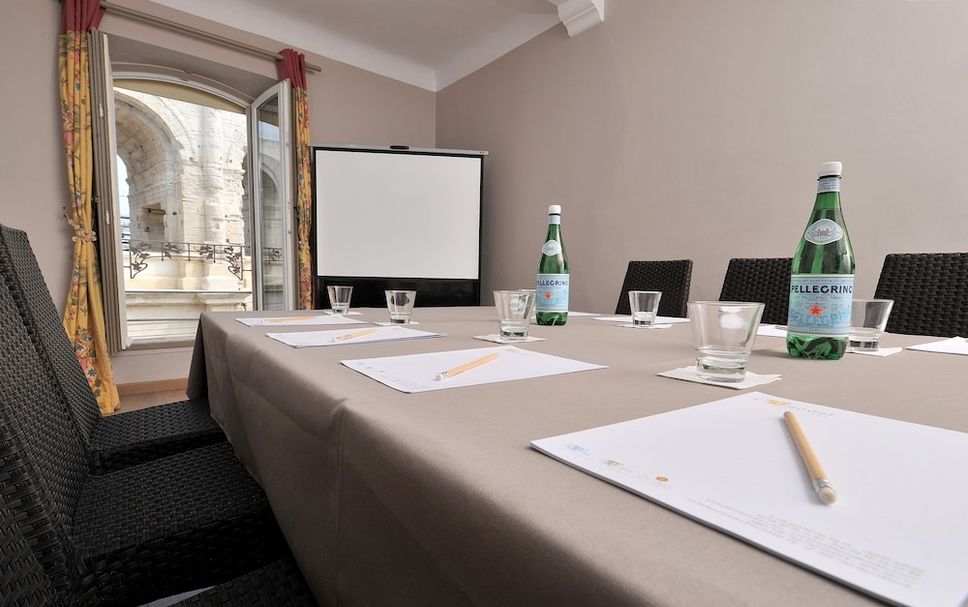 Hotel Spa Le Calendal from $125. Arles Hotel Deals & Reviews - KAYAK