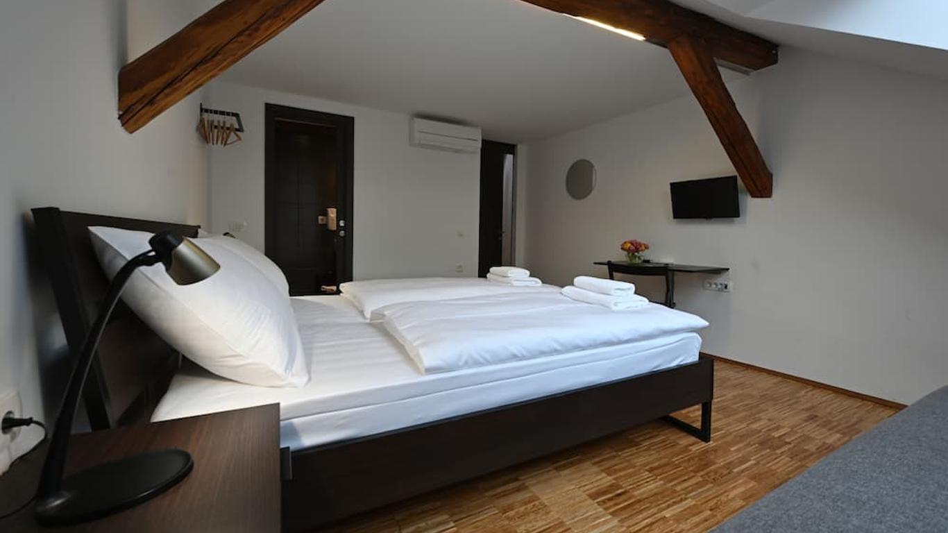 Atik Rooms