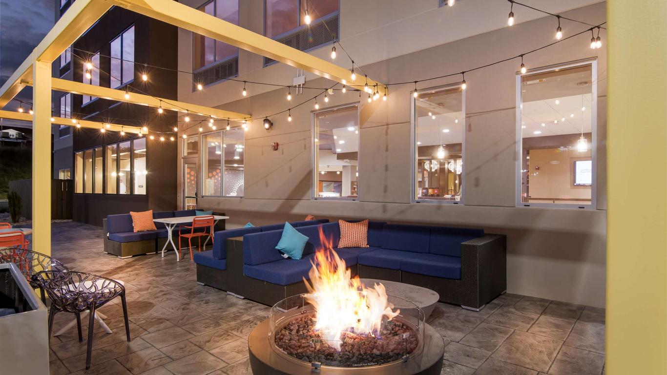 Tru by Hilton Lexington
