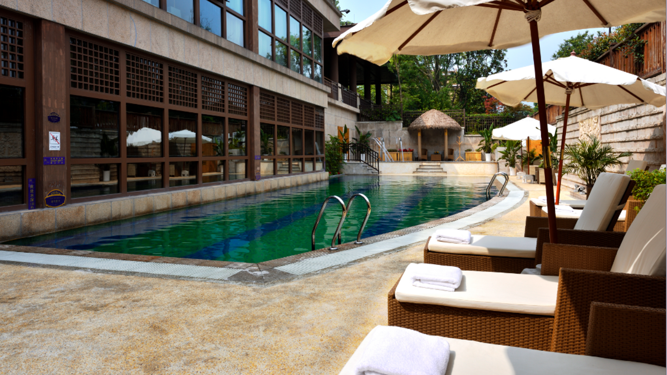Royal Qingcheng Resort