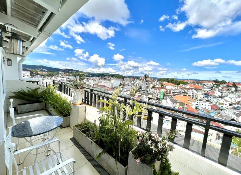 Balcony Photo