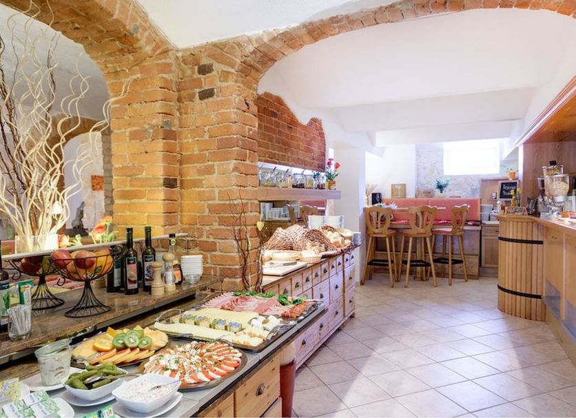 Buffet Photo