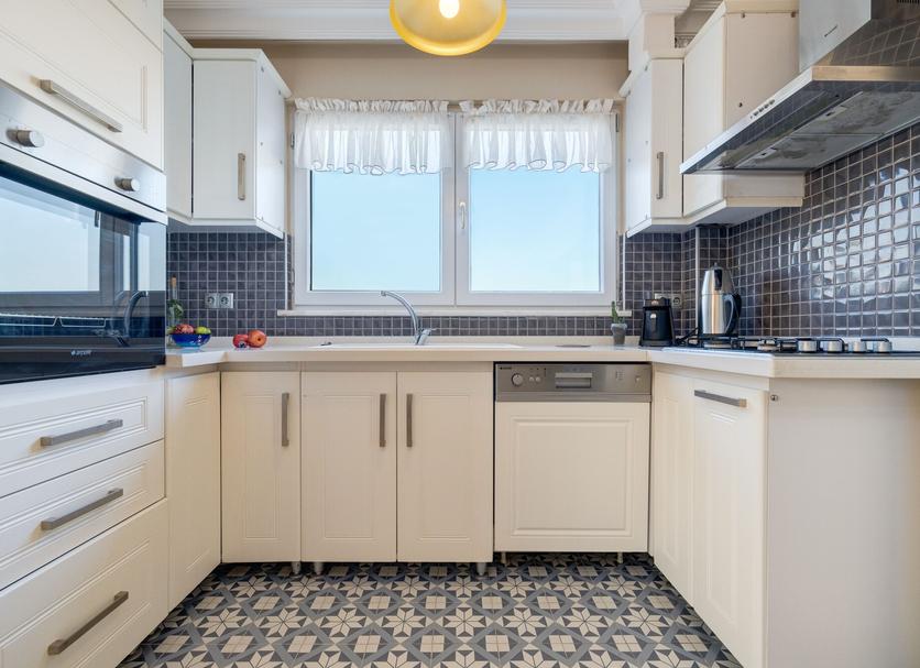 Kitchen Photo