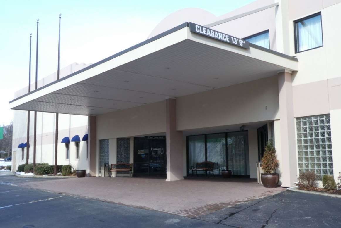 hotels in groton ct with indoor pool