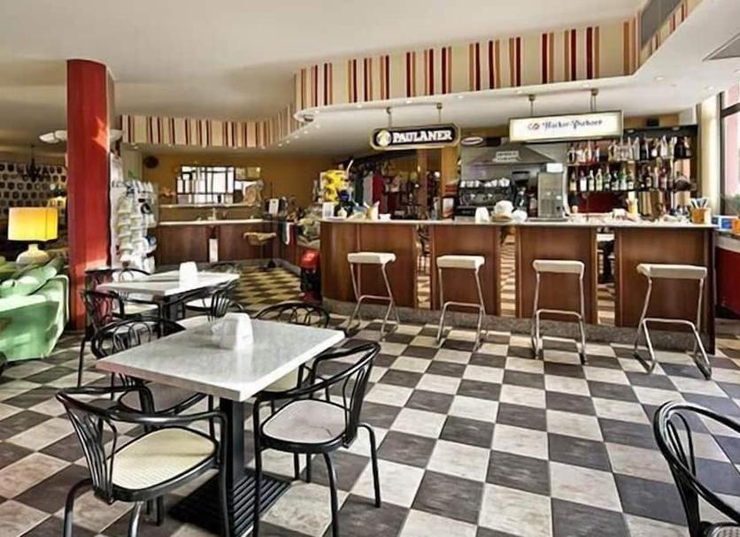 Bar Photo