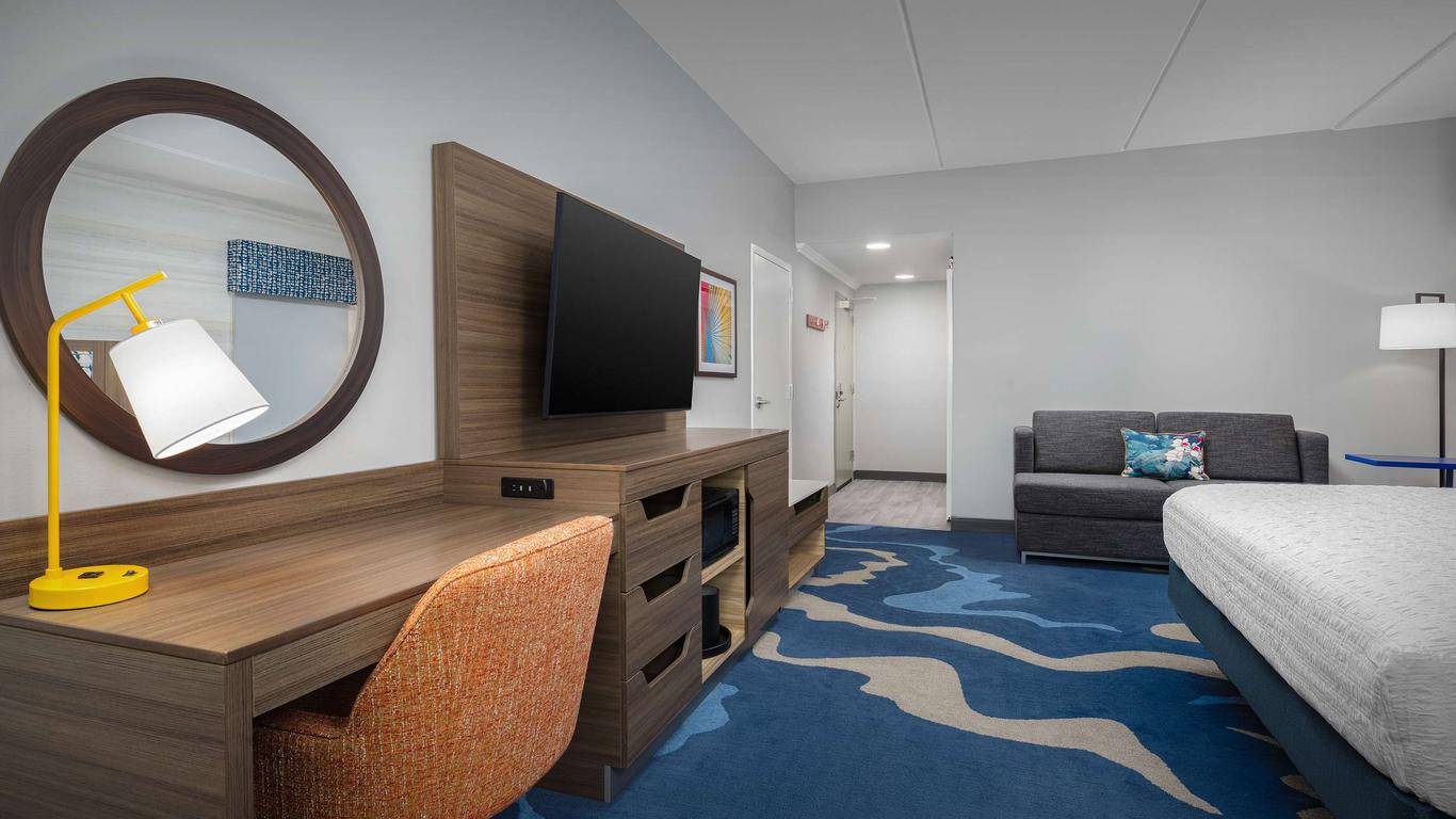 Hampton Inn and Suites Naples South