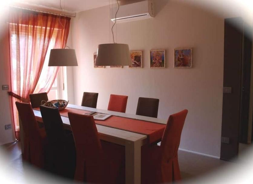 Dining room Photo