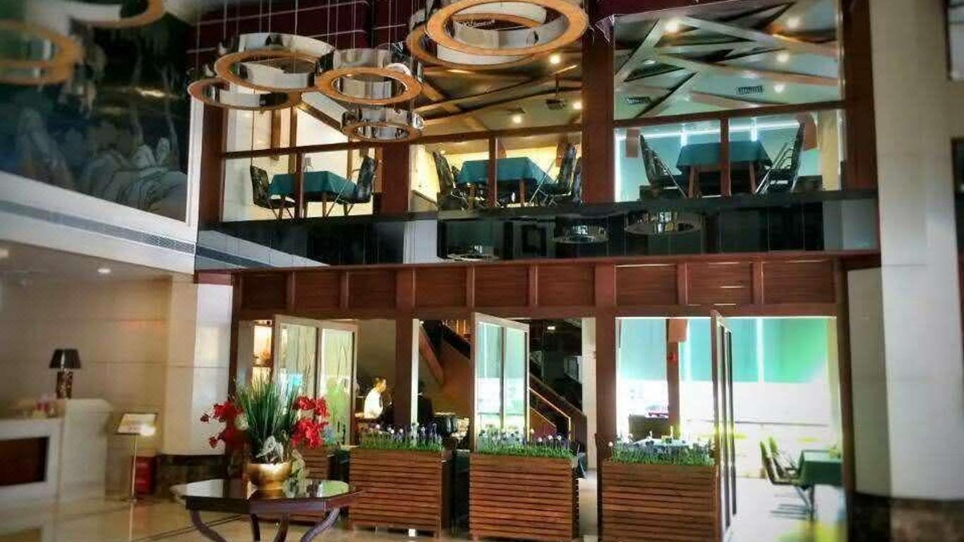 Pine Bridge Hotel