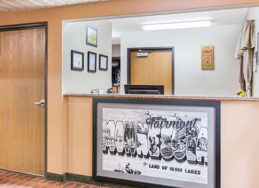 Front desk Photo