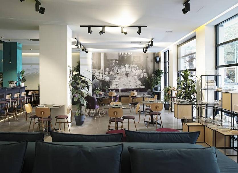 Restaurant Photo