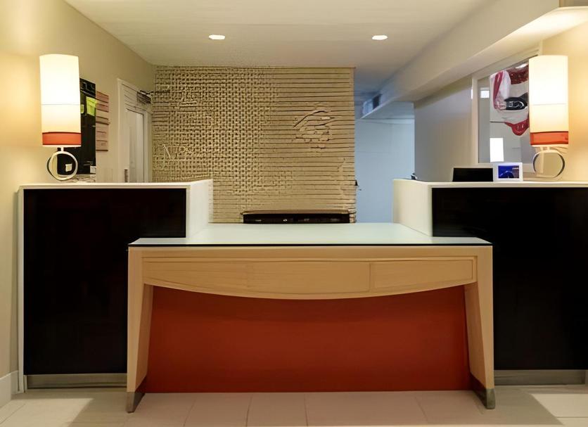 Front desk Photo