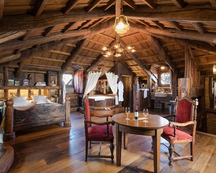 Prada a Tope - Palacio de Canedo from $102. Arganza Hotel Deals & Reviews -  KAYAK