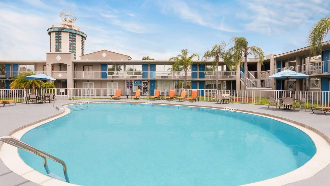 Howard Johnson by Wyndham Orlando/International Drive