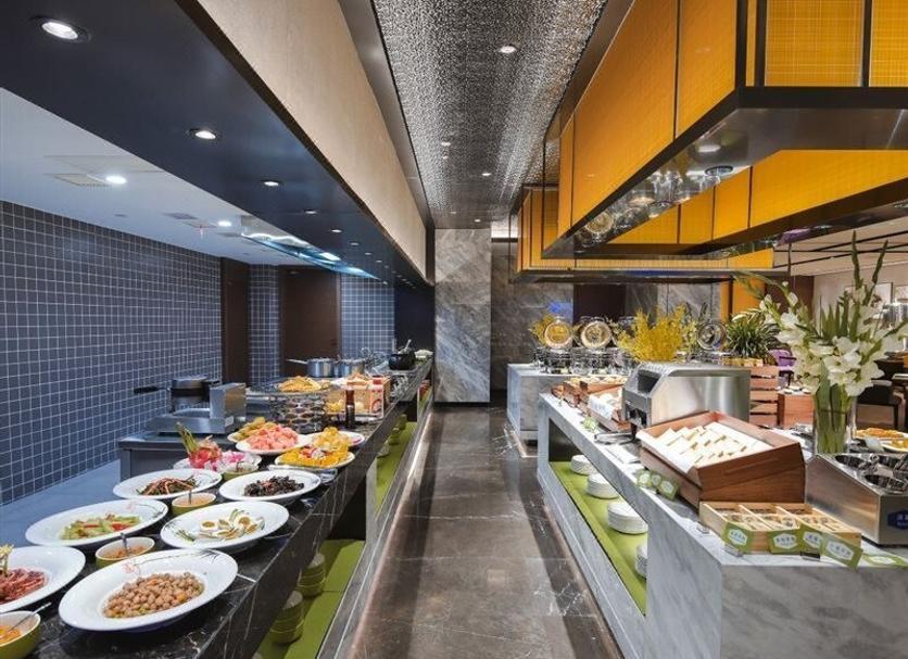 Buffet Photo