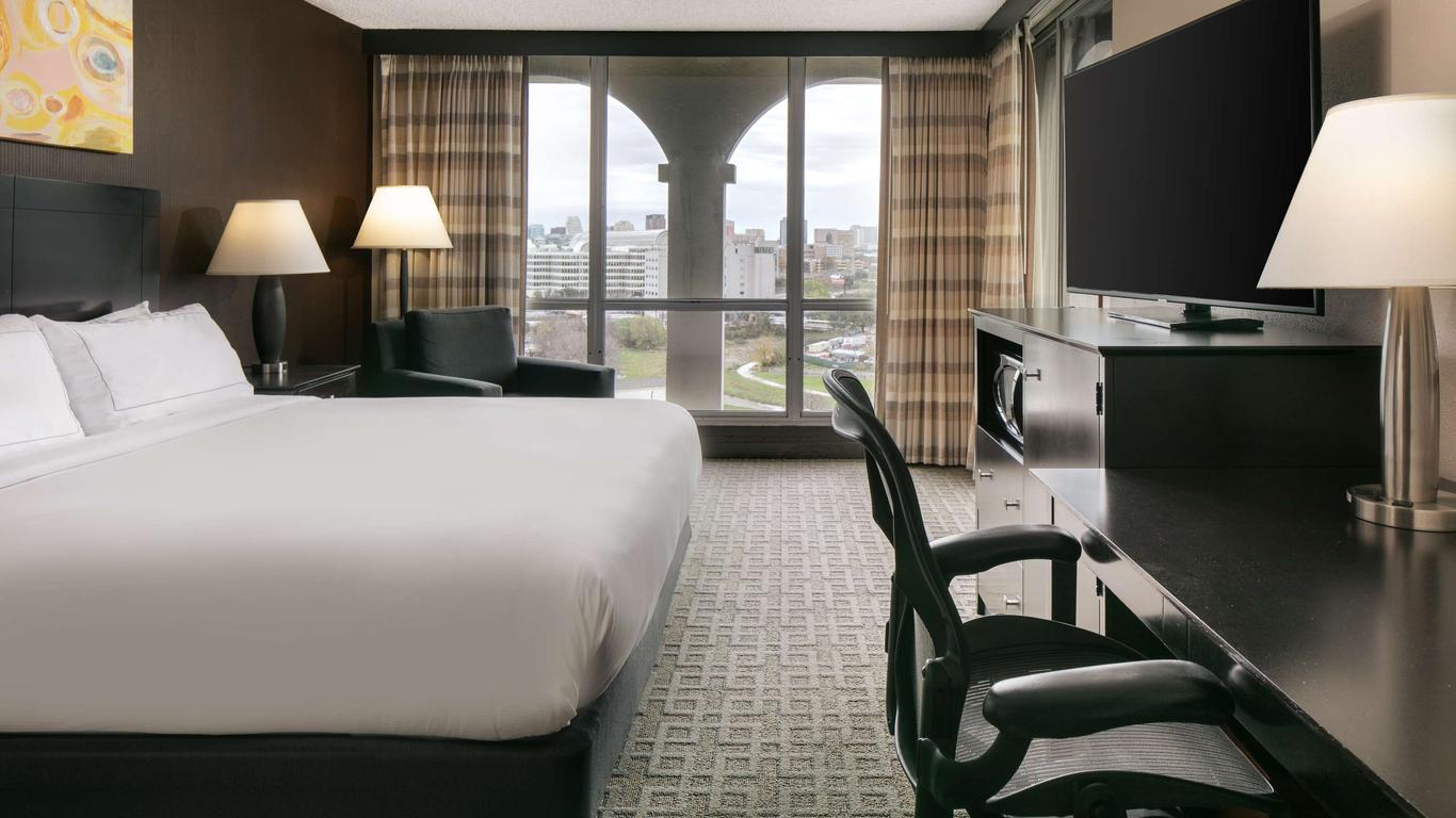 Holiday Inn DALLAS MARKET CENTER - 3 HRS star hotel in Dallas (Texas)