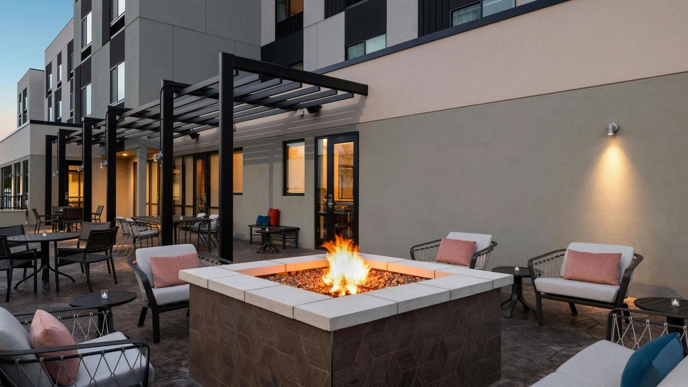 Fairfield by Marriott Inn & Suites Lancaster