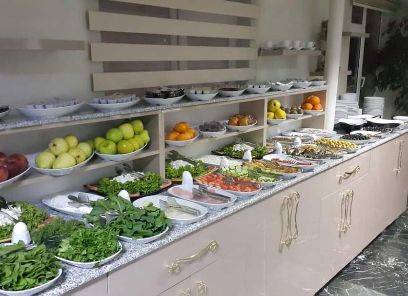 Buffet Photo