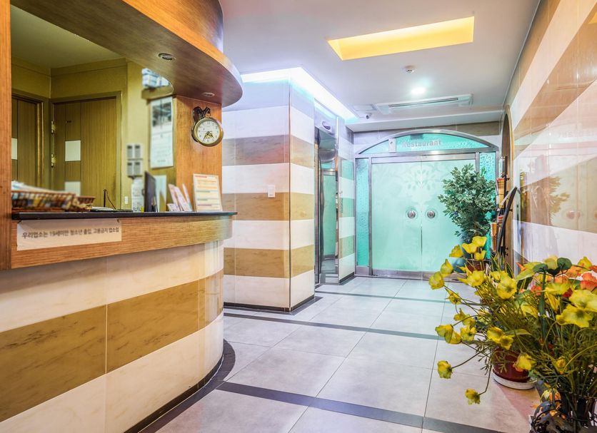 Front desk Photo