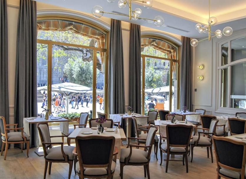 Restaurant Photo