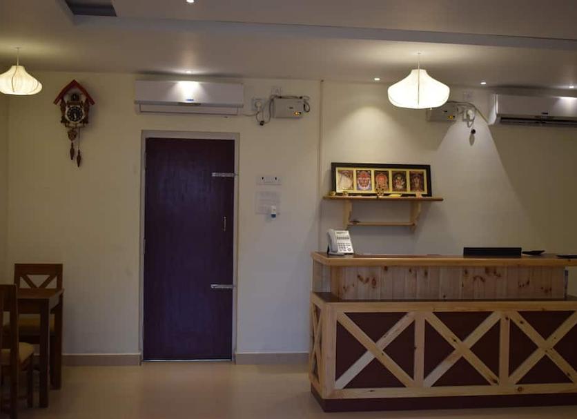 Front desk Photo