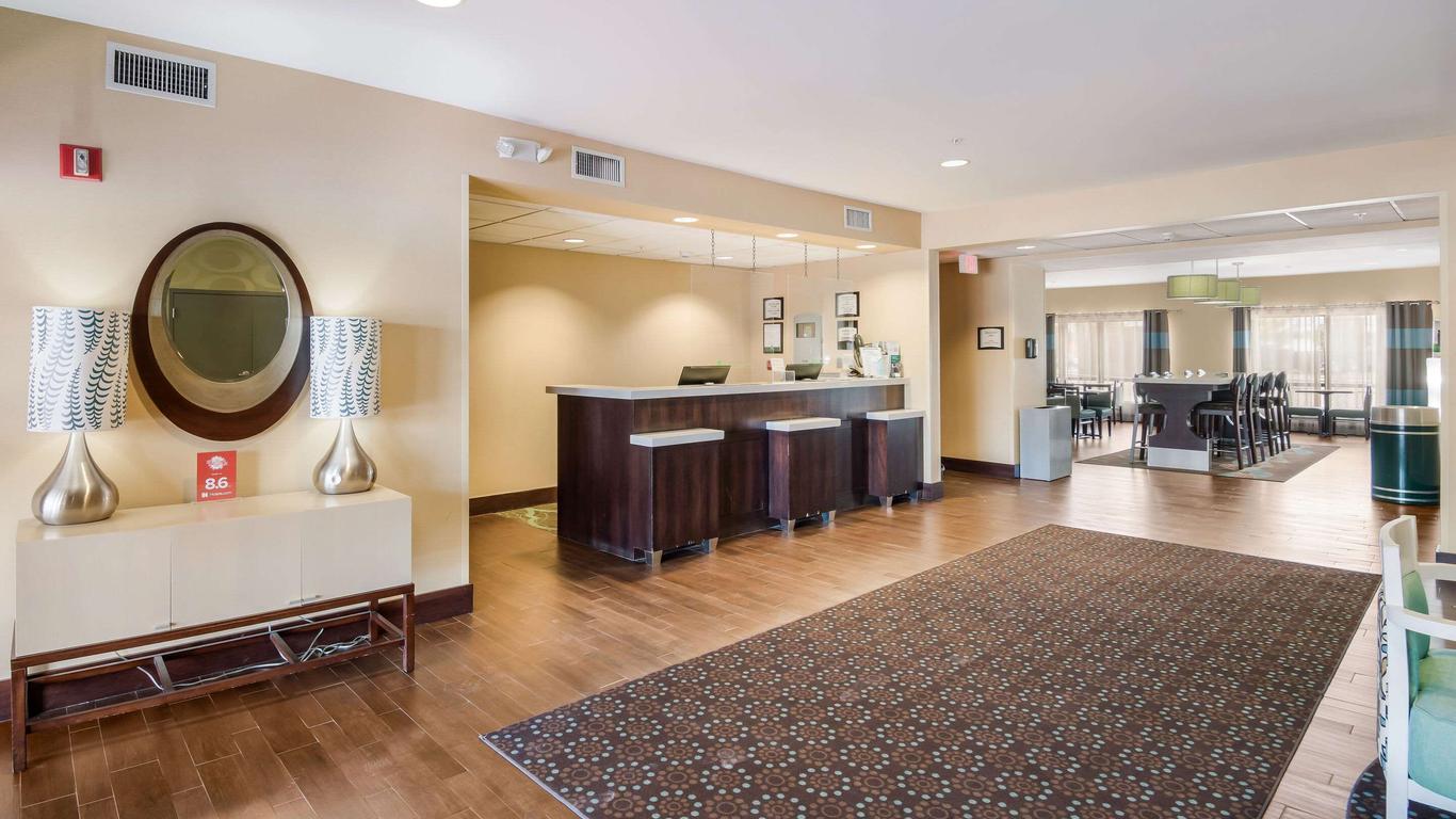 Quality Inn and Suites Quincy - Downtown