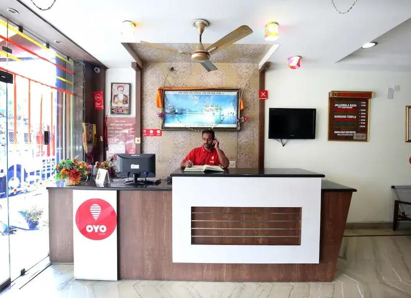 Front desk Photo