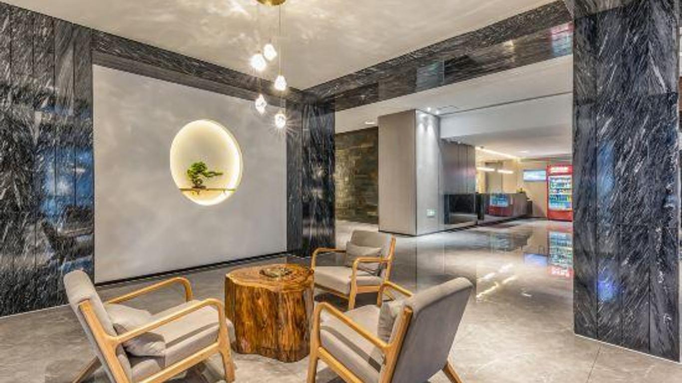 Zhangjiagang Newstay Hotel