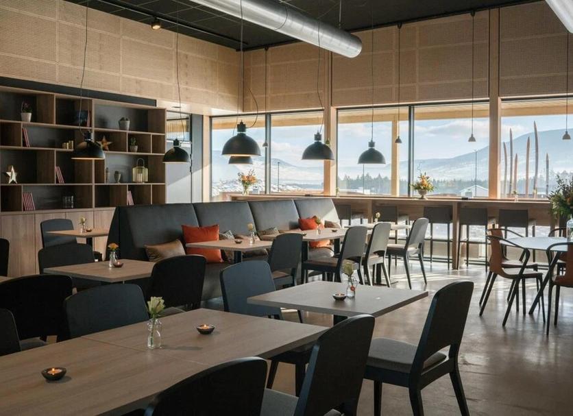 Restaurant Photo